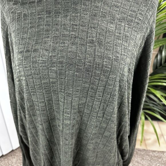 Forever 21+ Women's 2X Olive Green Ribbed 3/4 Sleeve Open Back Criss Cross Shirt - Picture 3 of 11